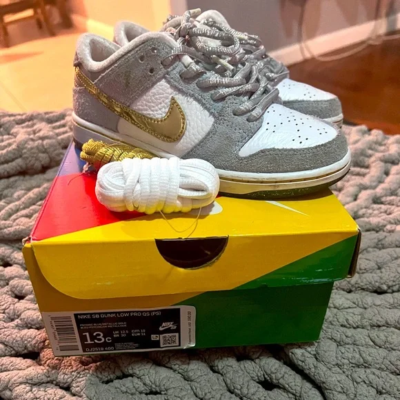 Nike | Shoes | Sb Dunk Low Pssean Cliver Holiday Special | Poshmark